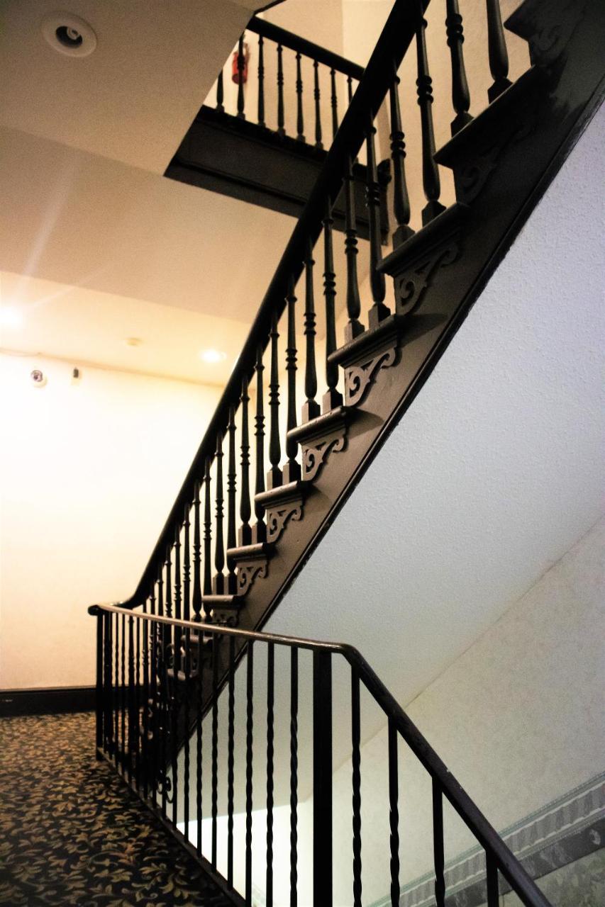 Royal Inn And Suites At جيلف المظهر الخارجي الصورة