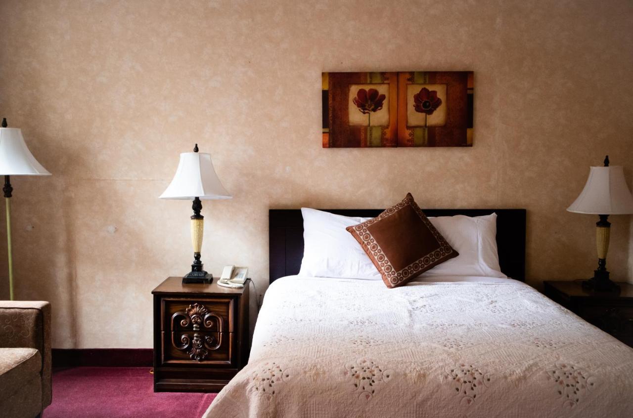 Royal Inn And Suites At جيلف المظهر الخارجي الصورة
